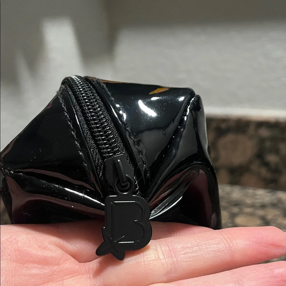 Lunar Beauty Black Cosmetic Bag